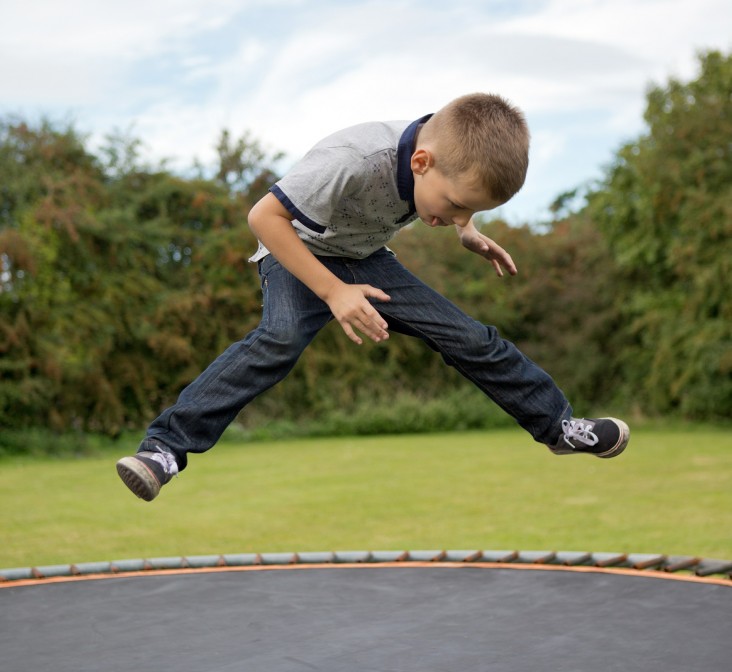 trampoline-436544_1920